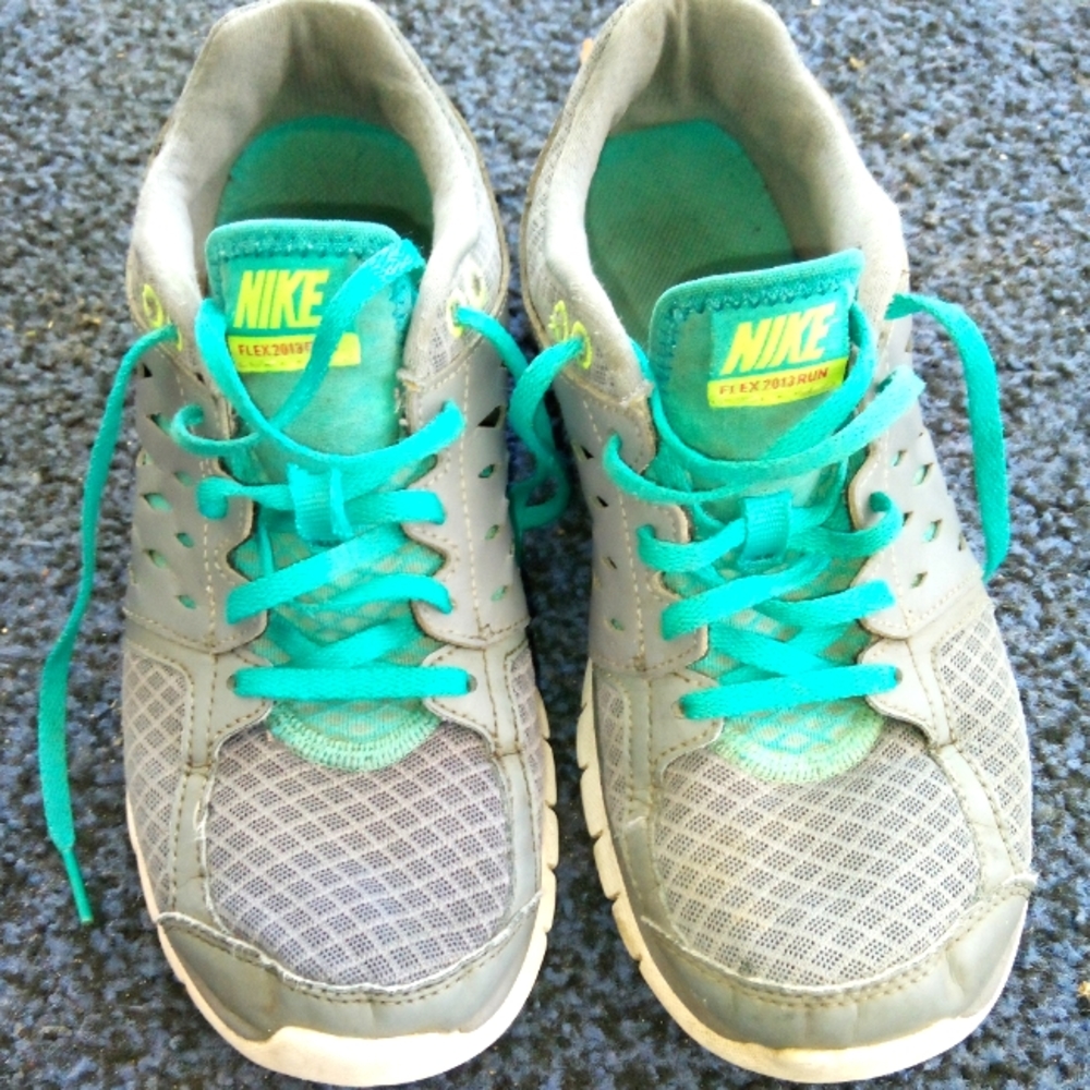 Women's Nikes size 7.5